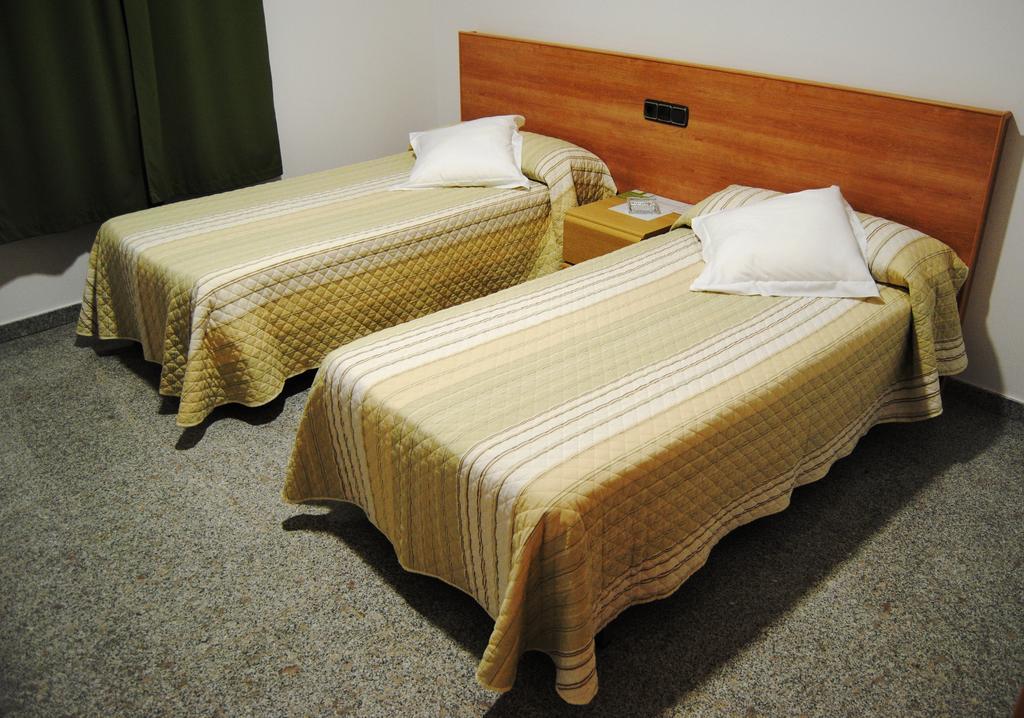 Hotel Albanta La Lantejuela Habitación foto